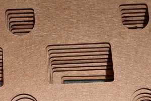 Termoforming vs sprøytestøping: Forskjeller i plast 5 perforert messingplate
